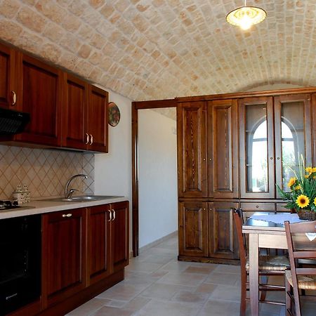 I Trulli Del Nonno Michele Guest House อัลเบโรเบลโล ห้อง รูปภาพ