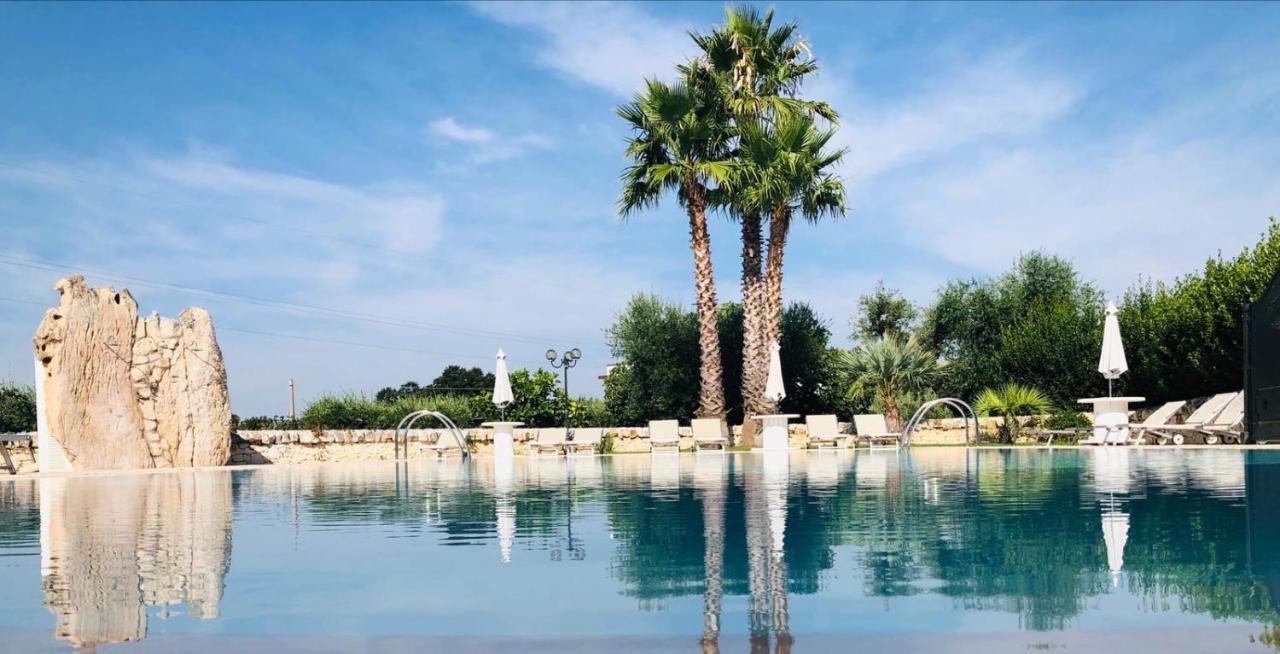 I Trulli Del Nonno Michele Guest House อัลเบโรเบลโล ภายนอก รูปภาพ