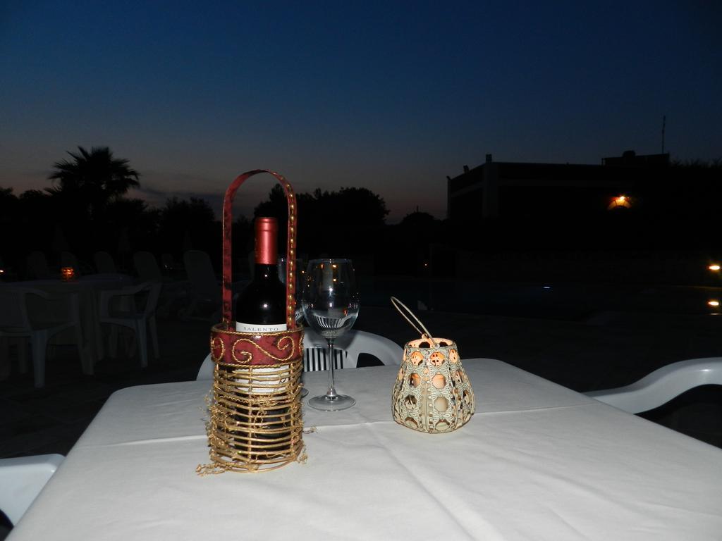 I Trulli Del Nonno Michele Guest House อัลเบโรเบลโล ภายนอก รูปภาพ