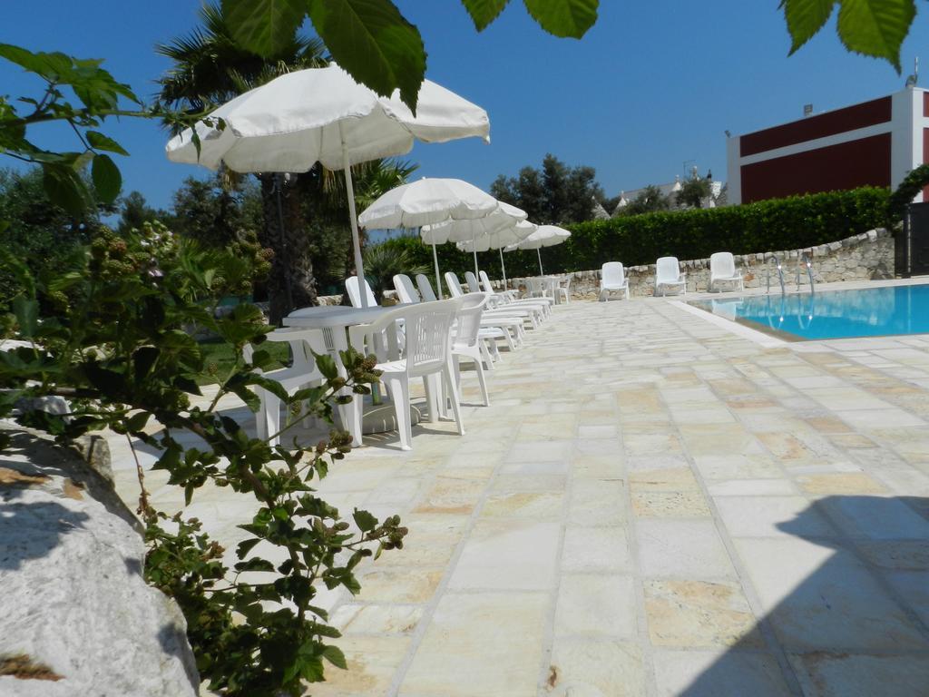 I Trulli Del Nonno Michele Guest House อัลเบโรเบลโล ภายนอก รูปภาพ