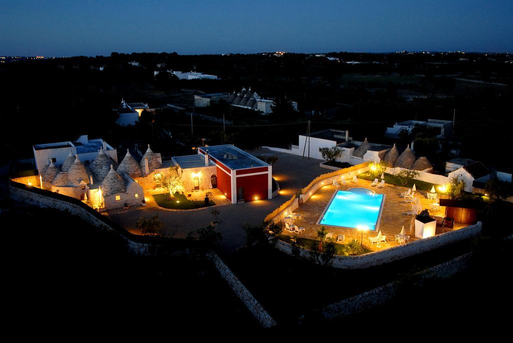 I Trulli Del Nonno Michele Guest House อัลเบโรเบลโล ภายนอก รูปภาพ