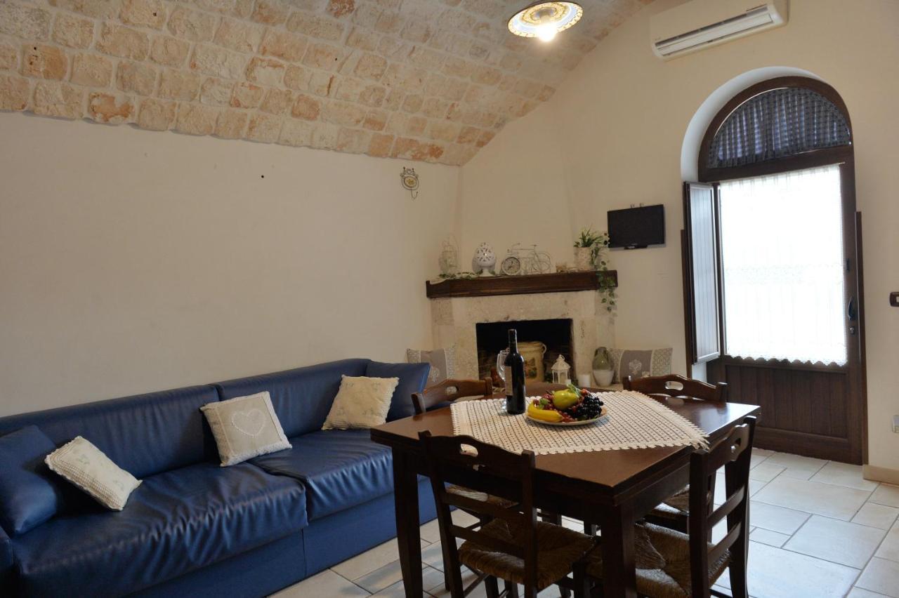 I Trulli Del Nonno Michele Guest House อัลเบโรเบลโล ภายนอก รูปภาพ